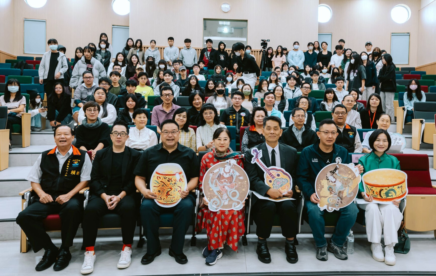 妙音曼舞~敦煌樂舞文化主題展開幕,與會貴賓合影