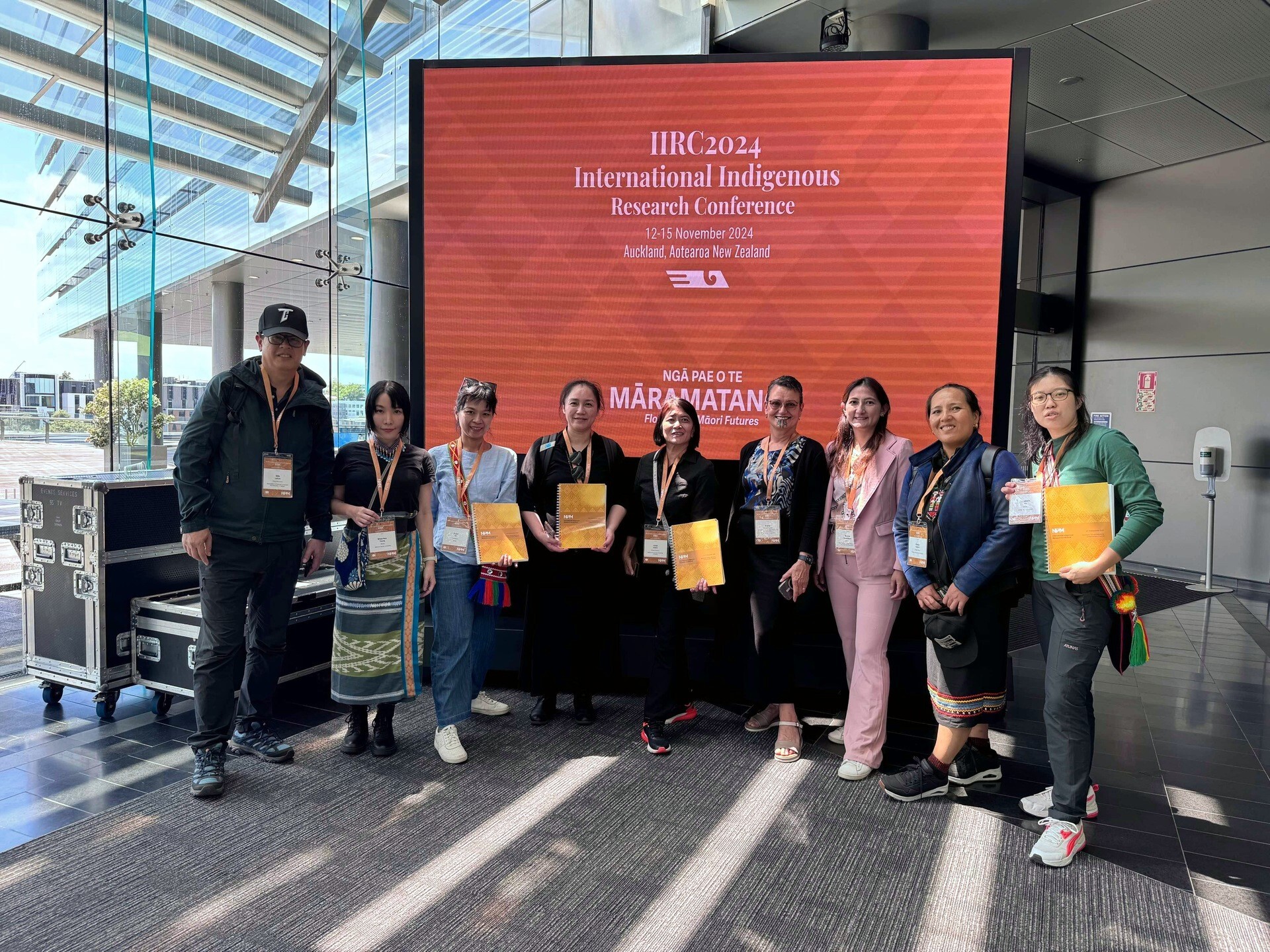 Renowned Māori scholar from New Zealand, Dr. Erana Hond-Flavell (4th from the right), engaged in a deep exchange with the Taiwanese team on topics such as cultural revitalization, holistic health, and knowledge sovereignty