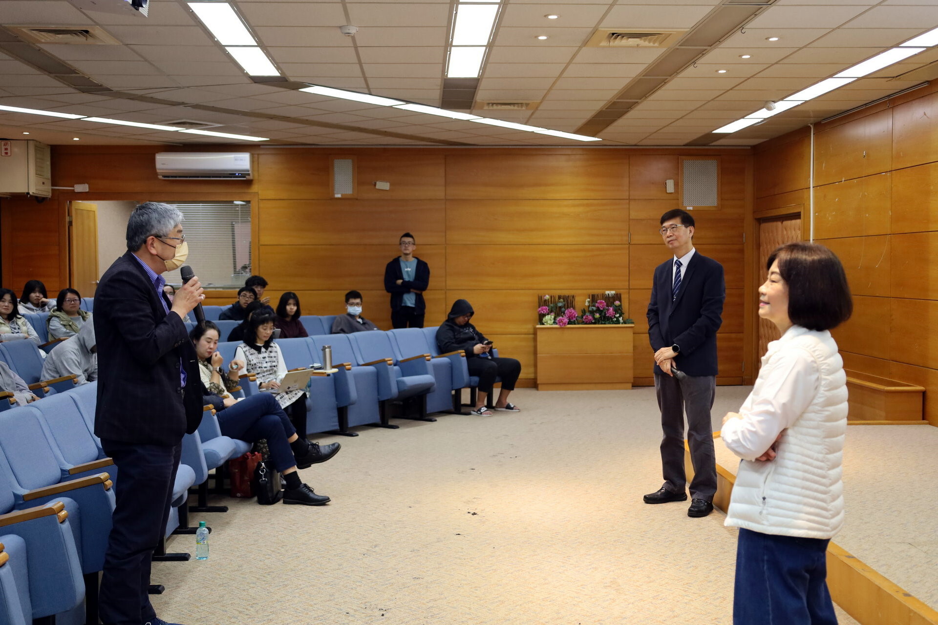 張文彥副校長詢問地方創生的政府資源
