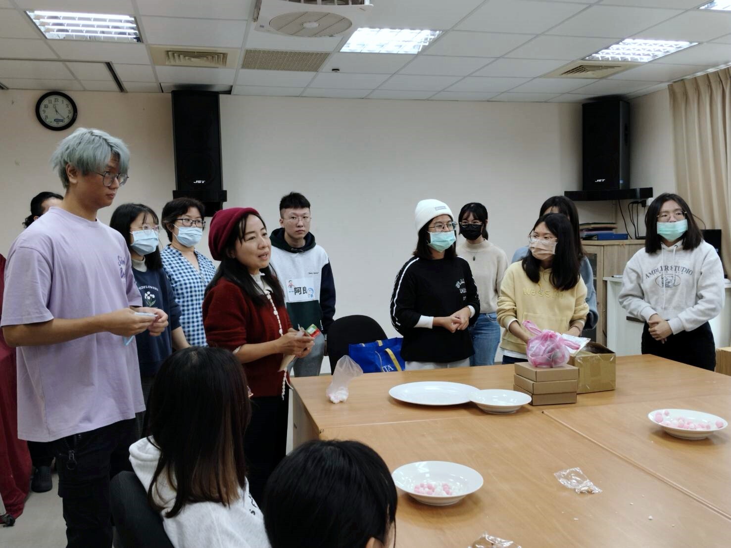 李慧芳老師帶領學生到機構參訪相見歡