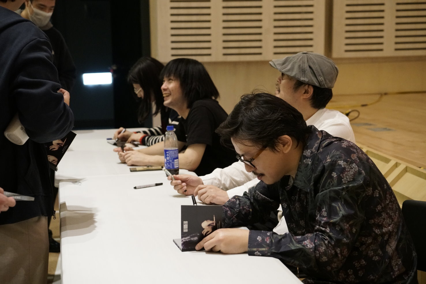 演出結束後,展開音樂家的CD簽售會
