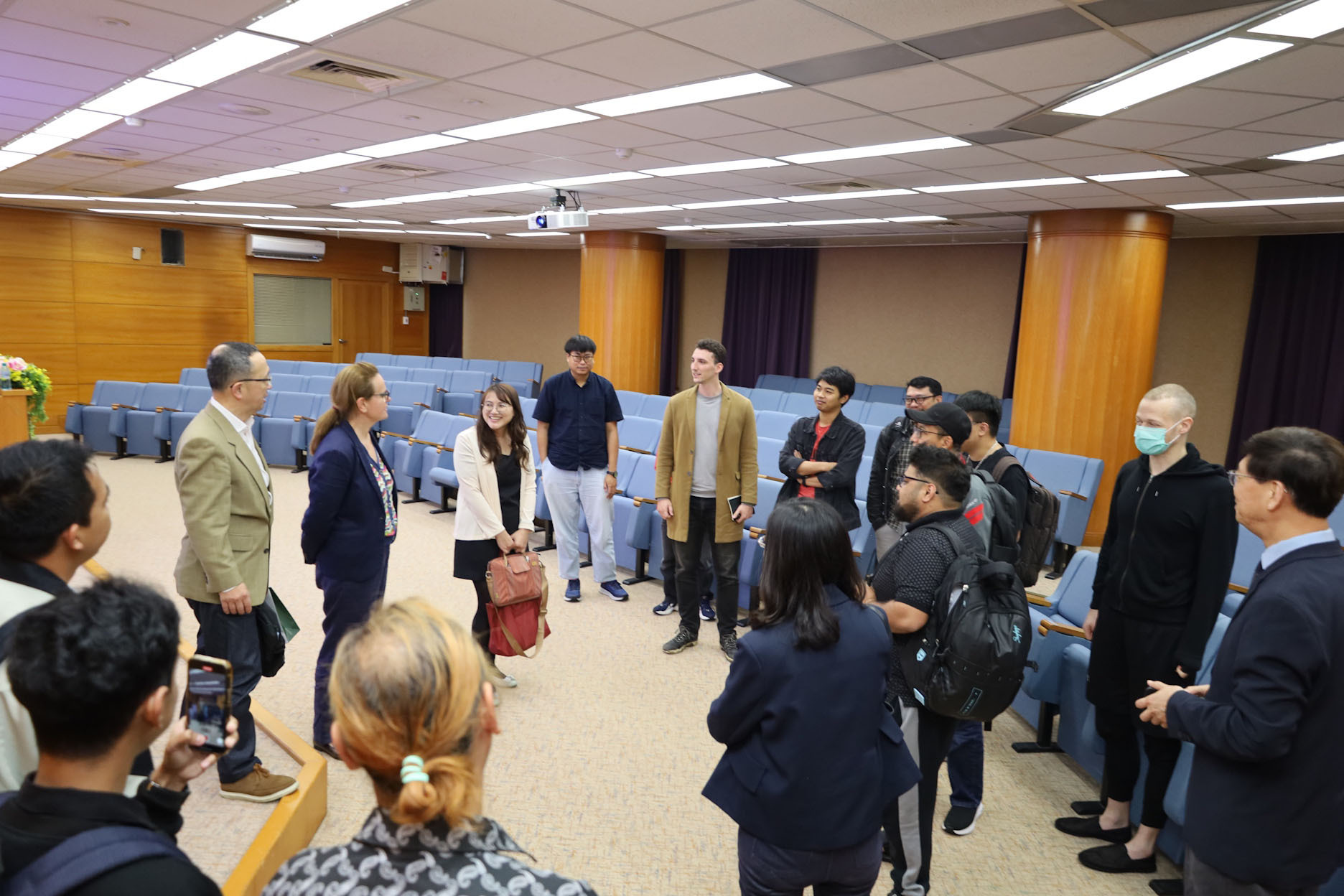 Aleliunaite處長與東華國際學生交流