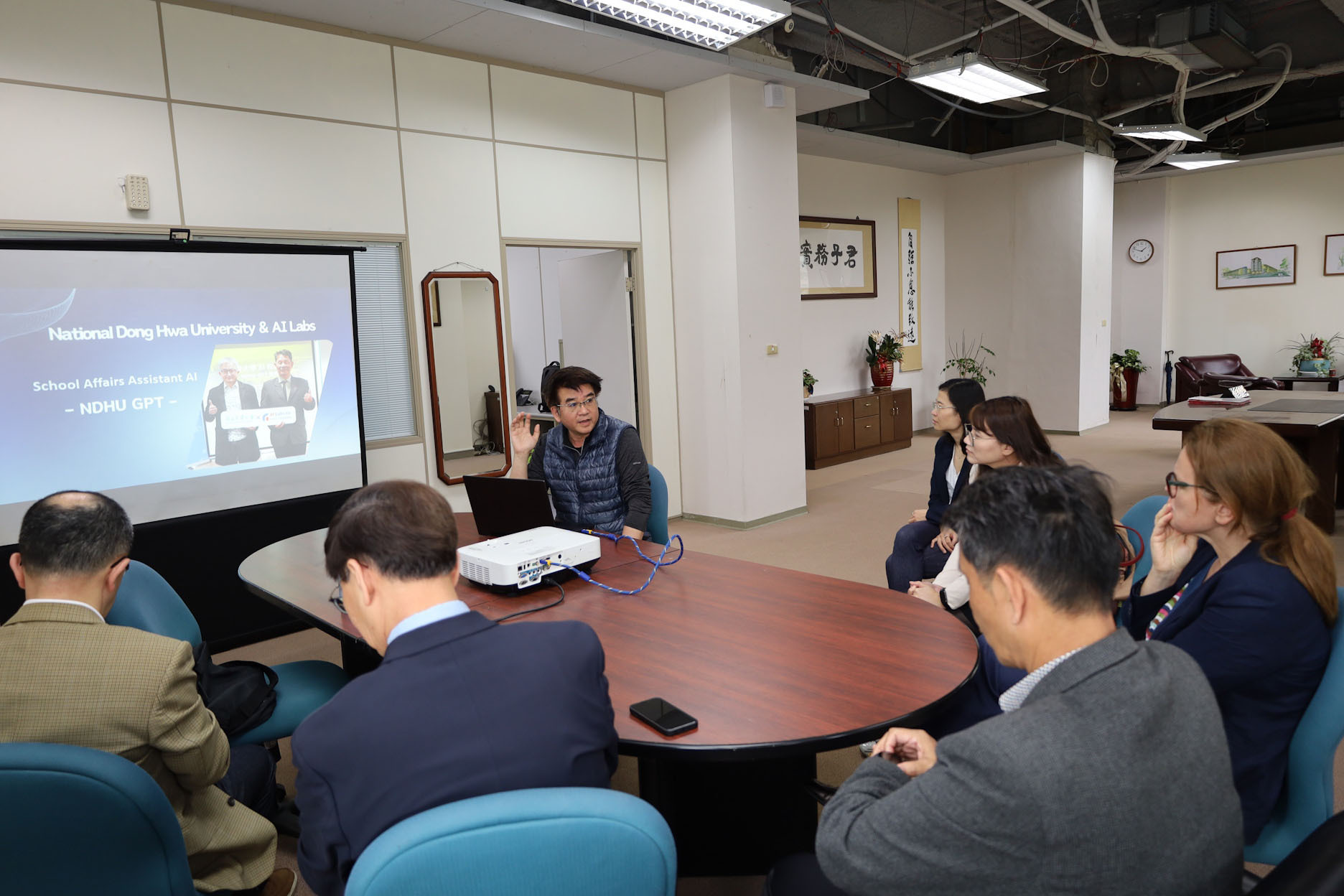 圖書資訊處陳偉銘處長介紹NDHU GPT