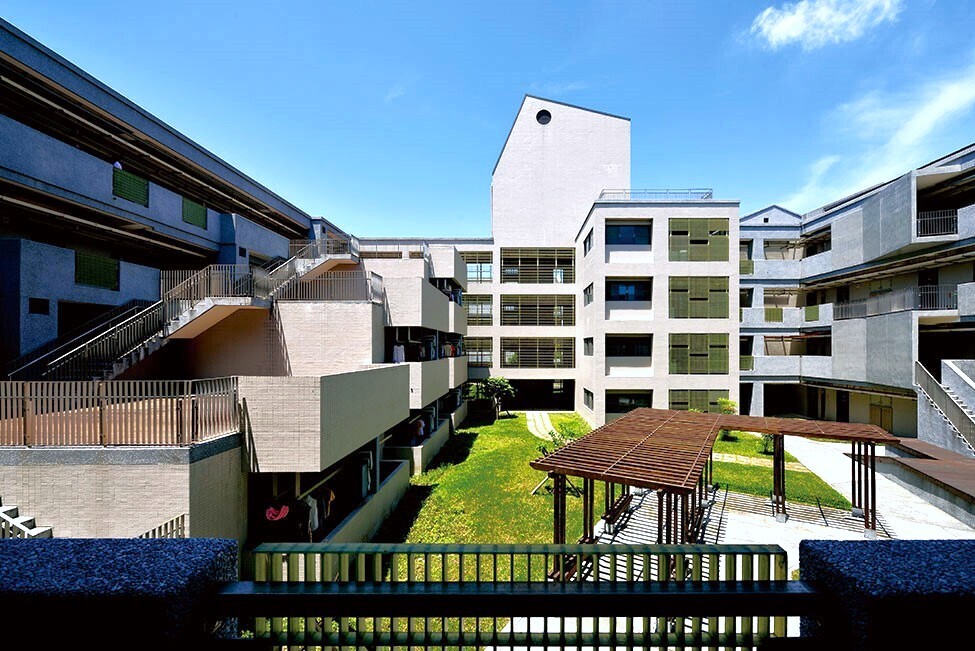 東華大學保障大一與大二學生皆能全數校內住宿,宿舍設備持續更新且管理完善