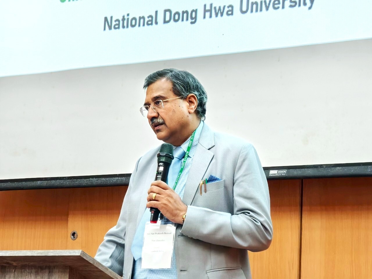 印度喜馬偕爾邦中央大學表示,「感謝東華大學、Aston University,我們將致力推動三方的夥伴關係」
