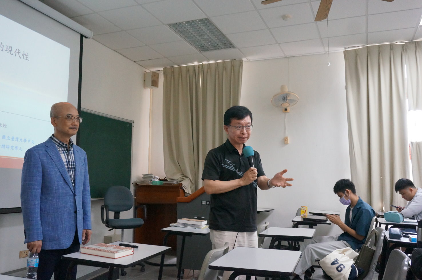人社院吳冠宏教授主持並引介鄭吉雄教授