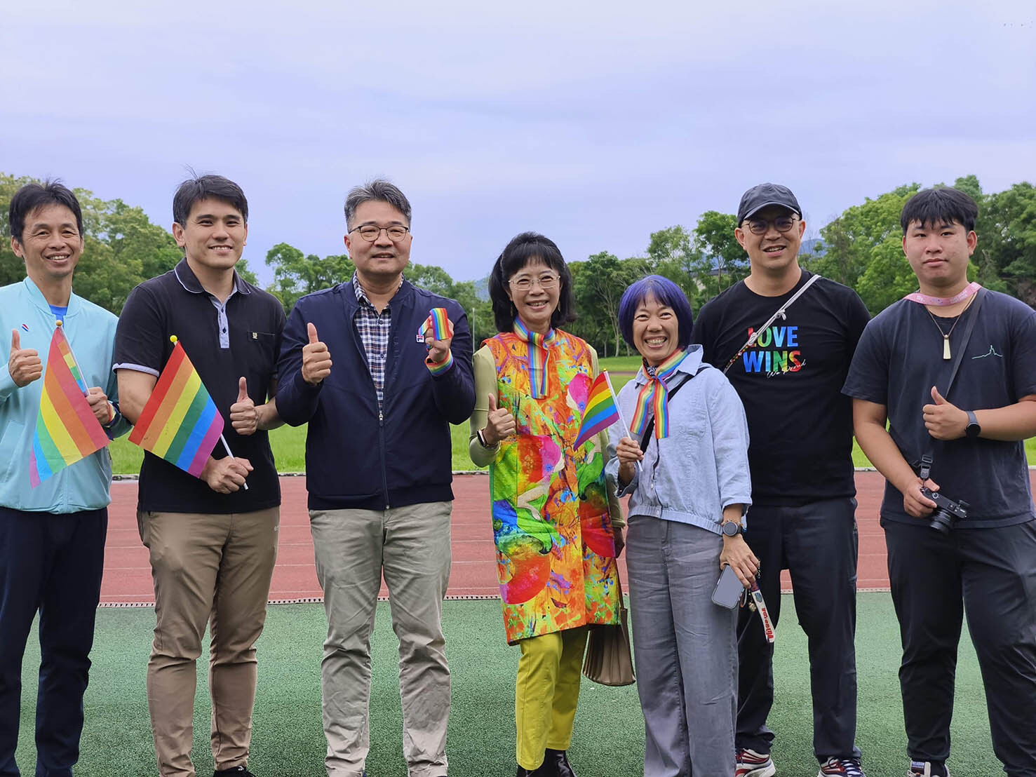 東華大學學務處與各院教授到場支持