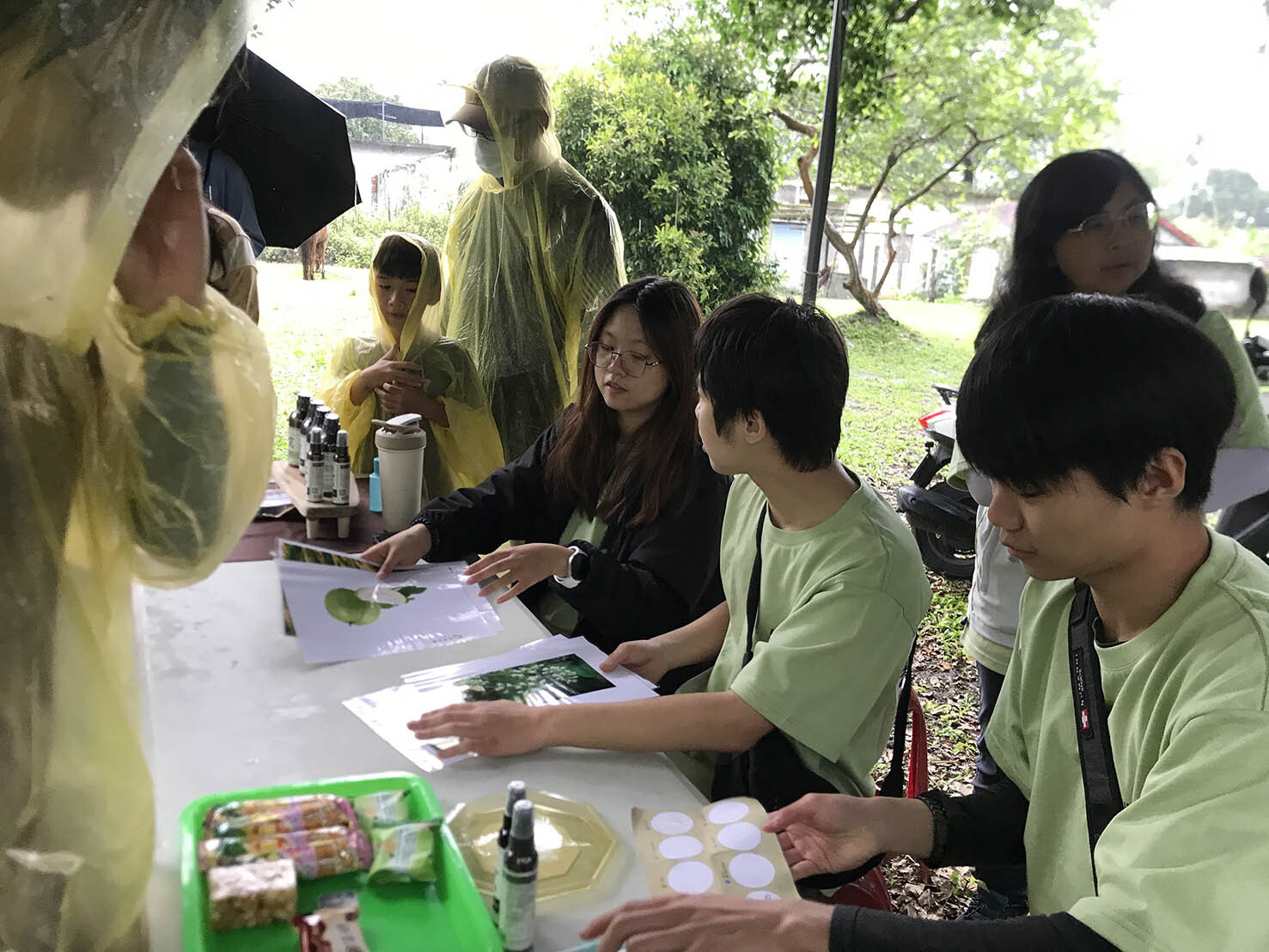 學生執行闖關任務