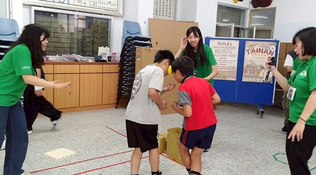 學員體驗六大縣市主題的英語文化闖關