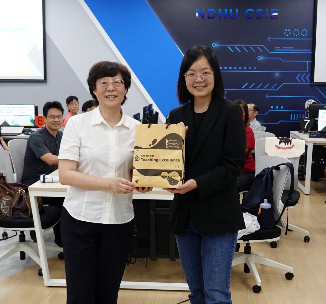 教學卓越中心高台茜中心主任感謝國立臺北教育大學賴秋琳老師帶來豐富的課程
