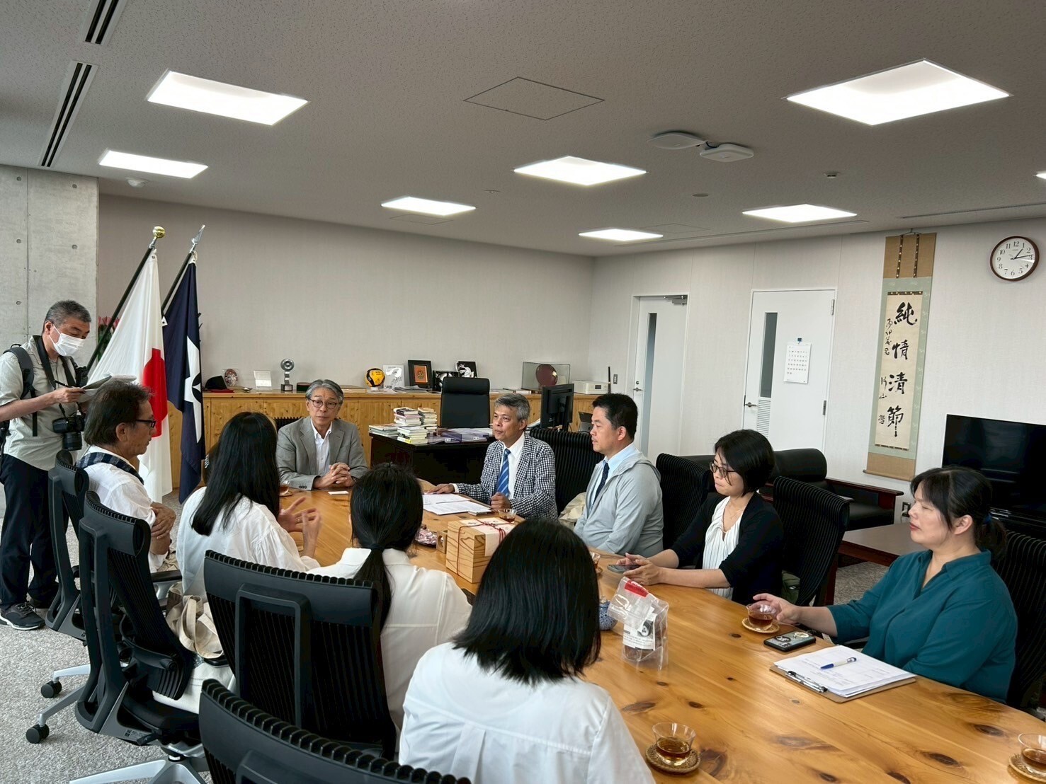 拜會田邊市真砂充敏市長(まなご みつとし)