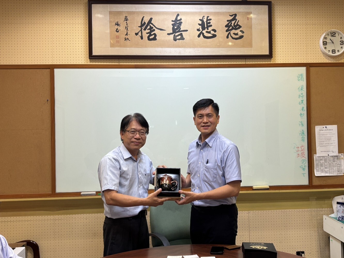 東華大學師培中心范熾文主任及宜蘭縣教育處陳金奇代理處長合影