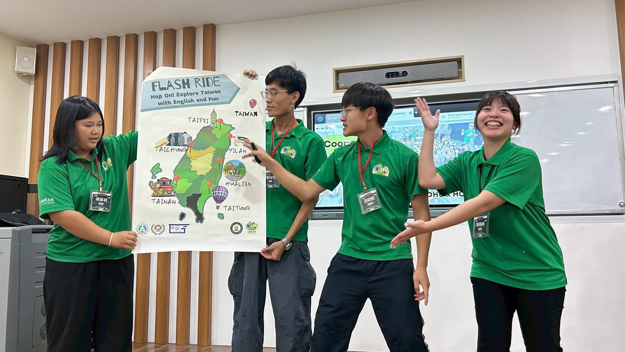 東華大學GOFAR團隊於成果發表介紹營隊活動設計與歷程