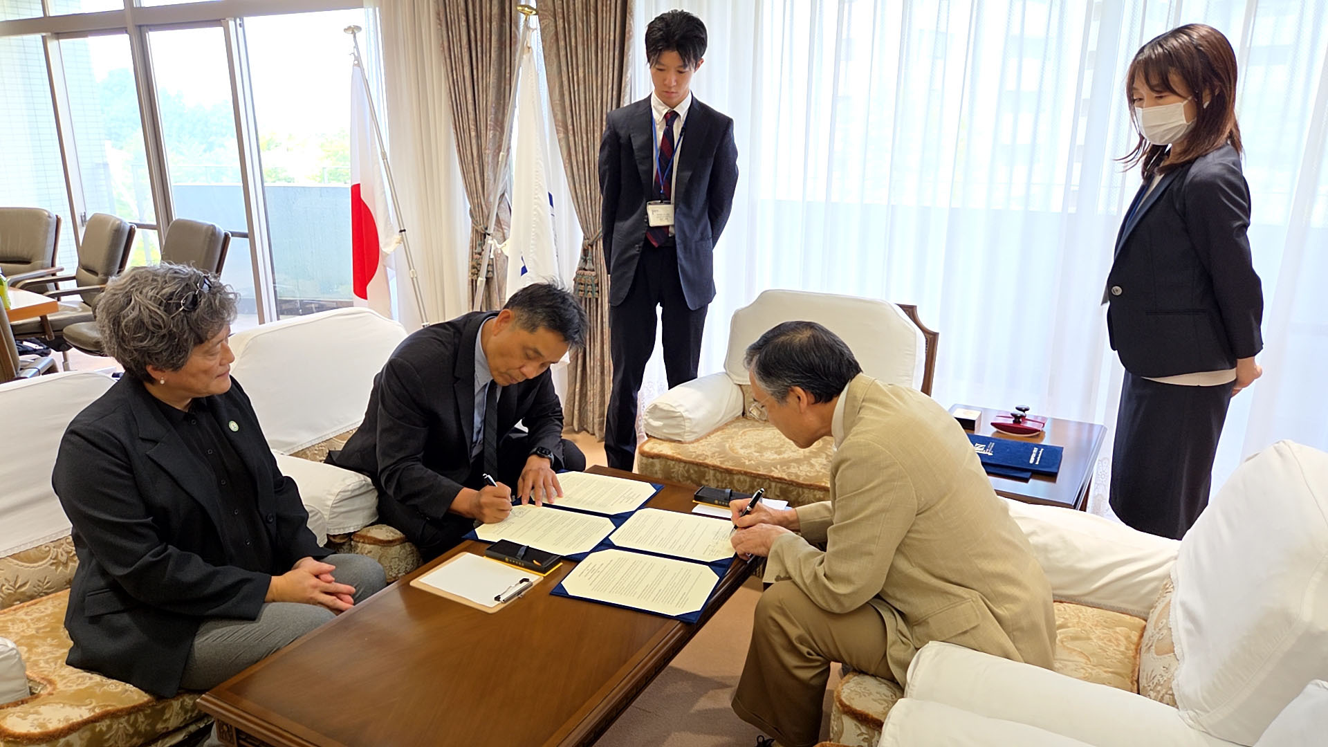 東華大學徐輝明校長與JAIST寺野稔校長簽署合作協議書