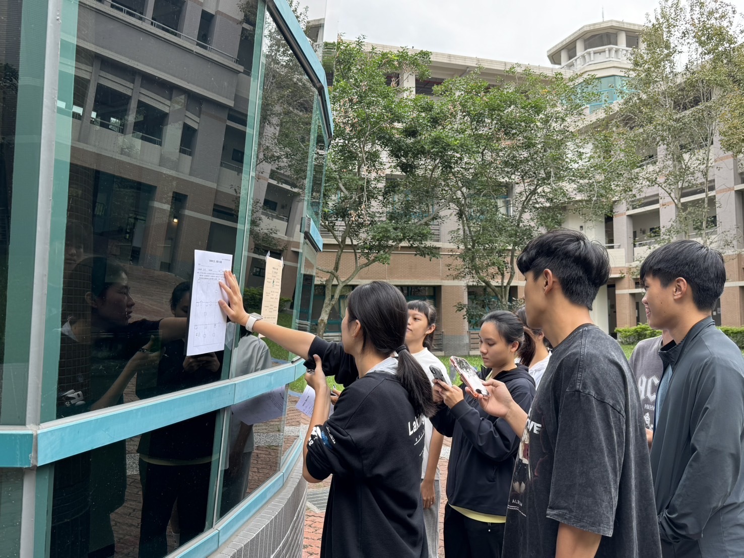 師資生專心挑戰健康教育×環境永續×密室逃脫關卡