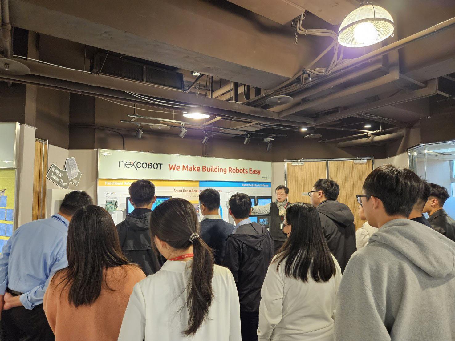 在新漢科技聽取工業4.0進程與Nexcobot發展歷程