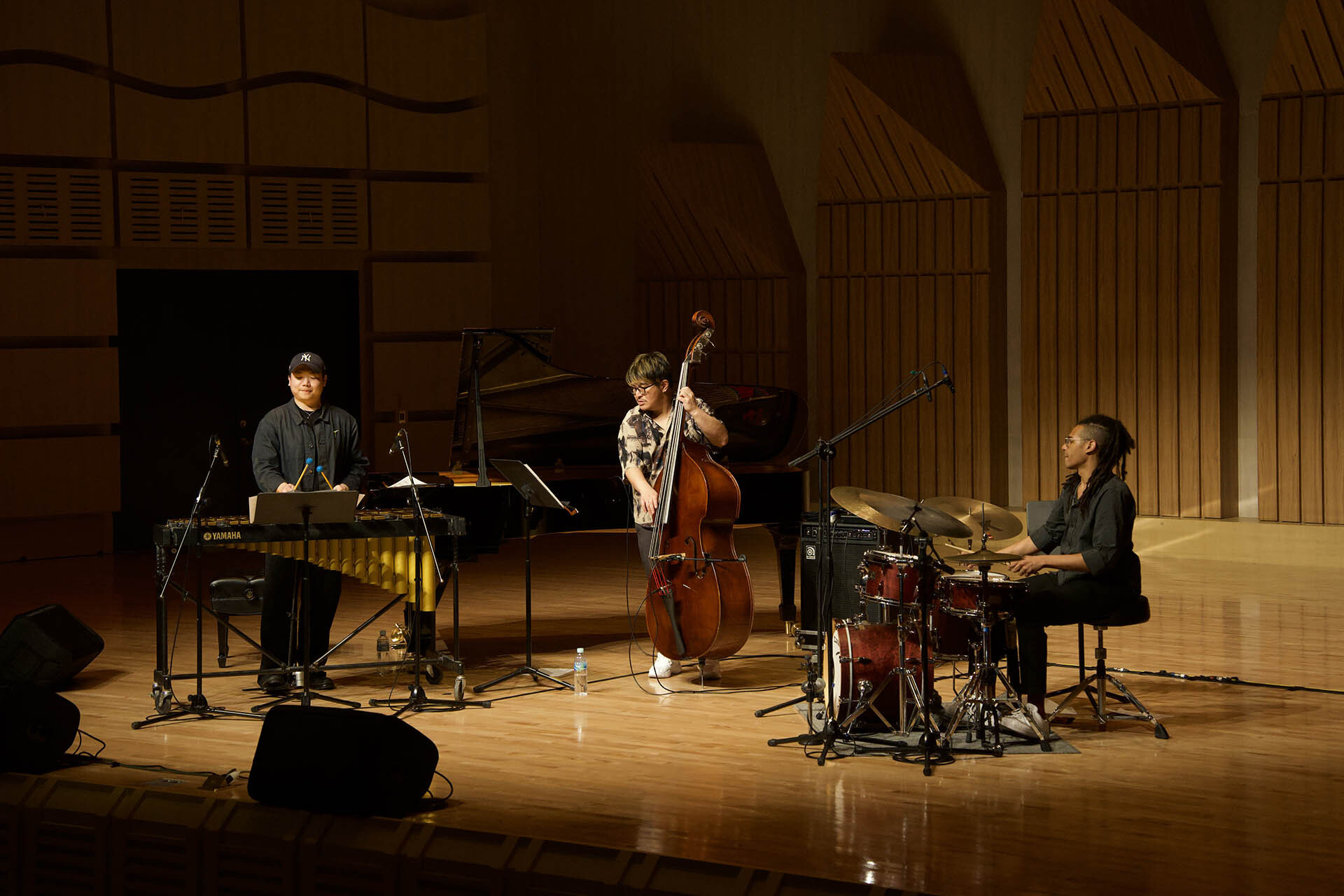 首場音樂會由爵士鐵琴Jack Huang 黃亦翔領銜演出,攜手紐約鼓手Quinton Cain及日本低音提琴手 Shuji Watanabe 渡邊修二演出