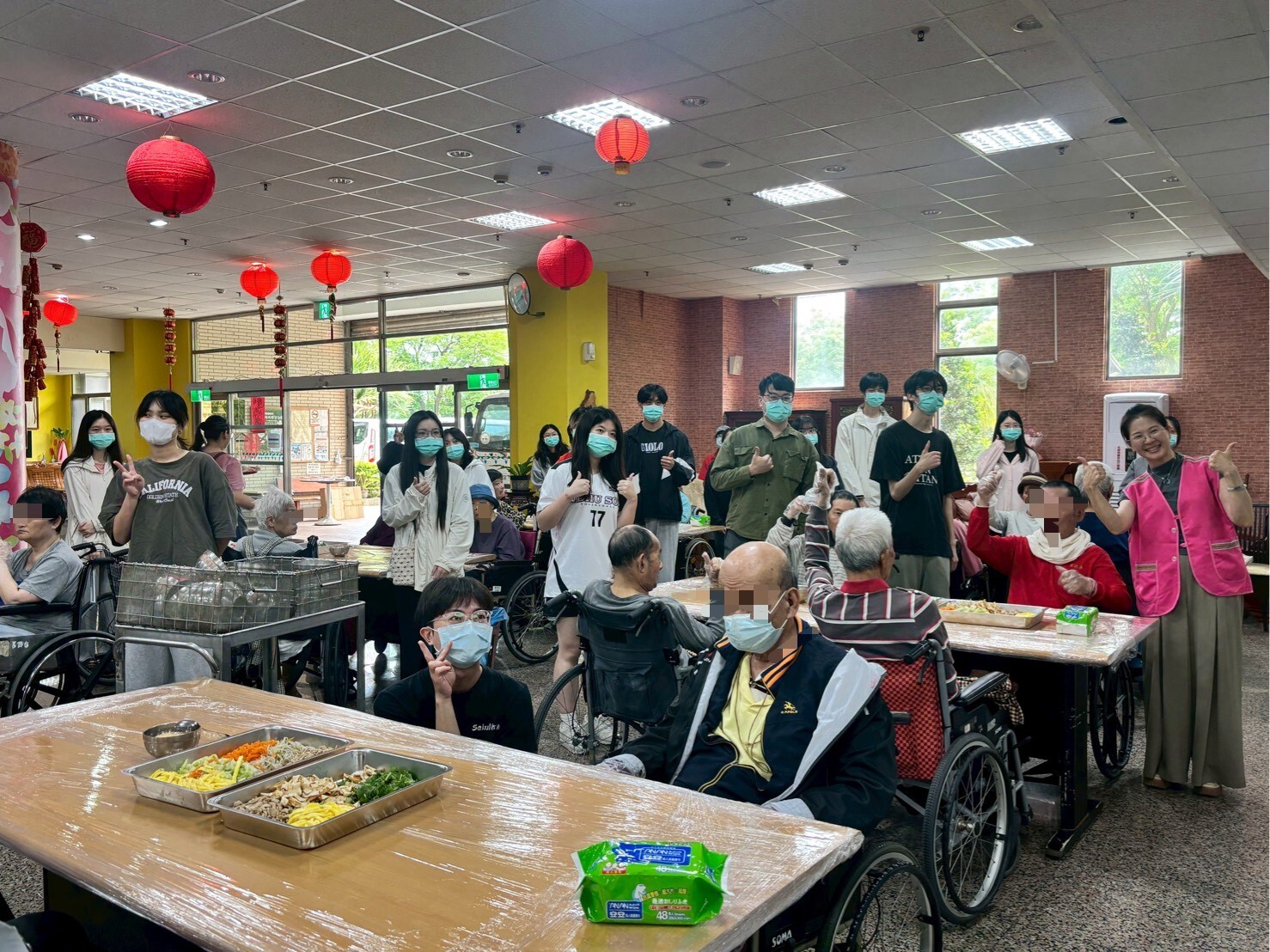 參加「清明食光.潤餅飄香」活動之一