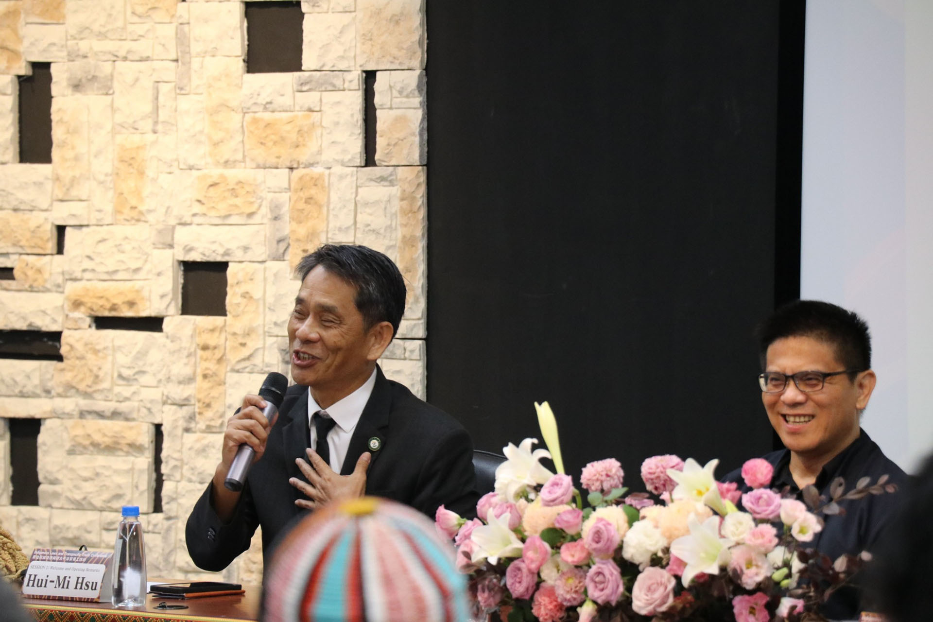 研討會開幕式徐輝明校長代表國立東華大學歡迎各國與會者