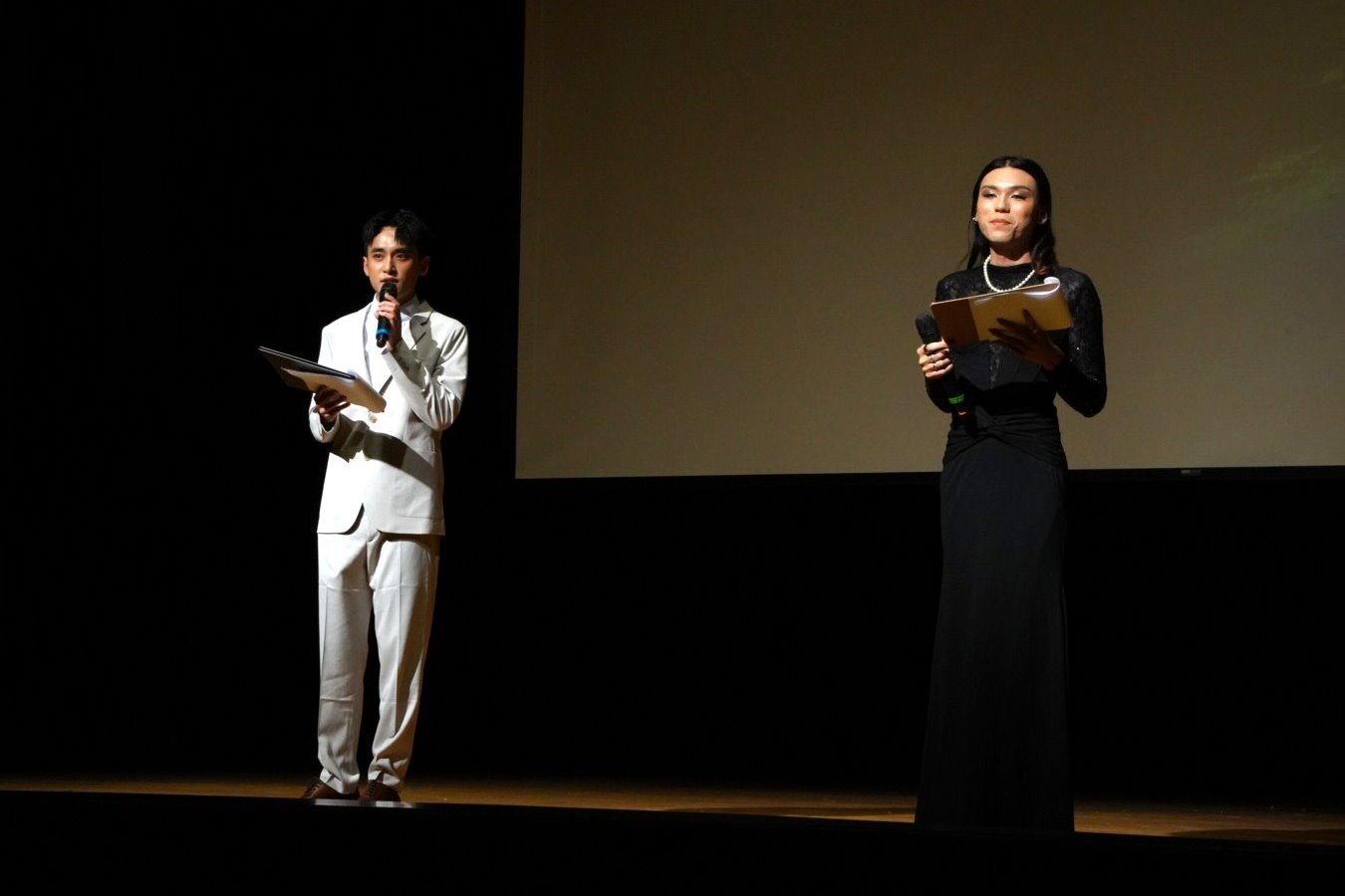 東華語傳系115級畢製首映會《聲路》-主持人開場