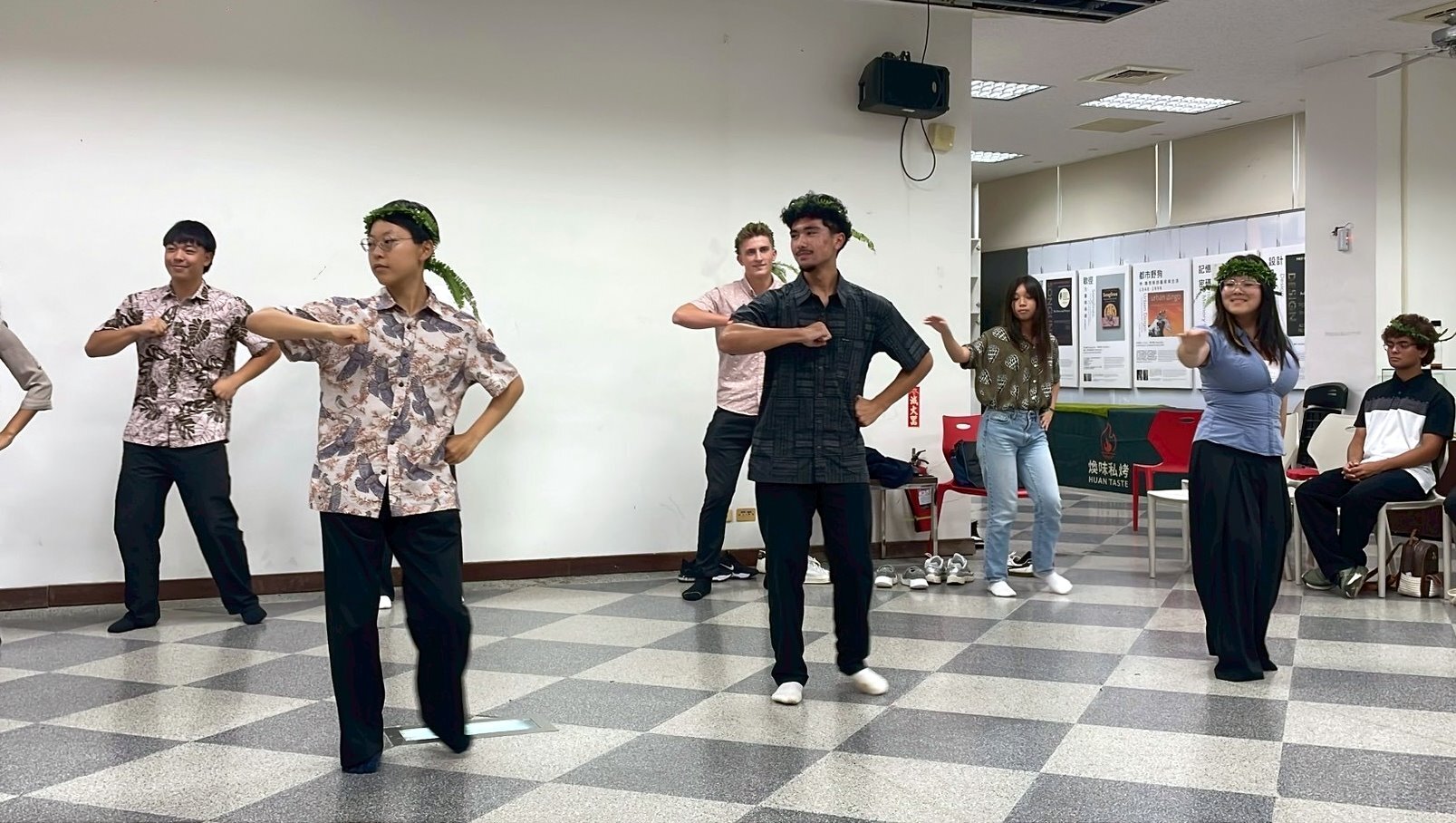 夏威夷PAAC進行夏威夷Hula舞蹈交流