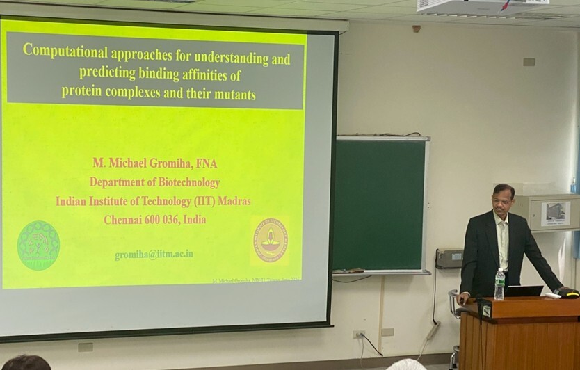 印度國家科學院院士Professor M. Michael Gromiha於東華大學發表專題演講,分享人工智慧與計算生物學在蛋白質研究的最新發展