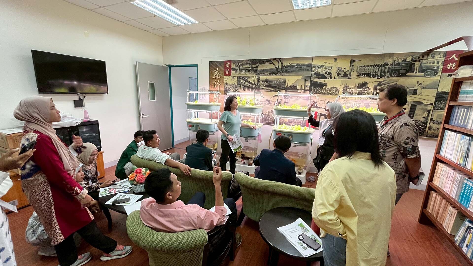 參觀花師生態基地:魚菜共生系統