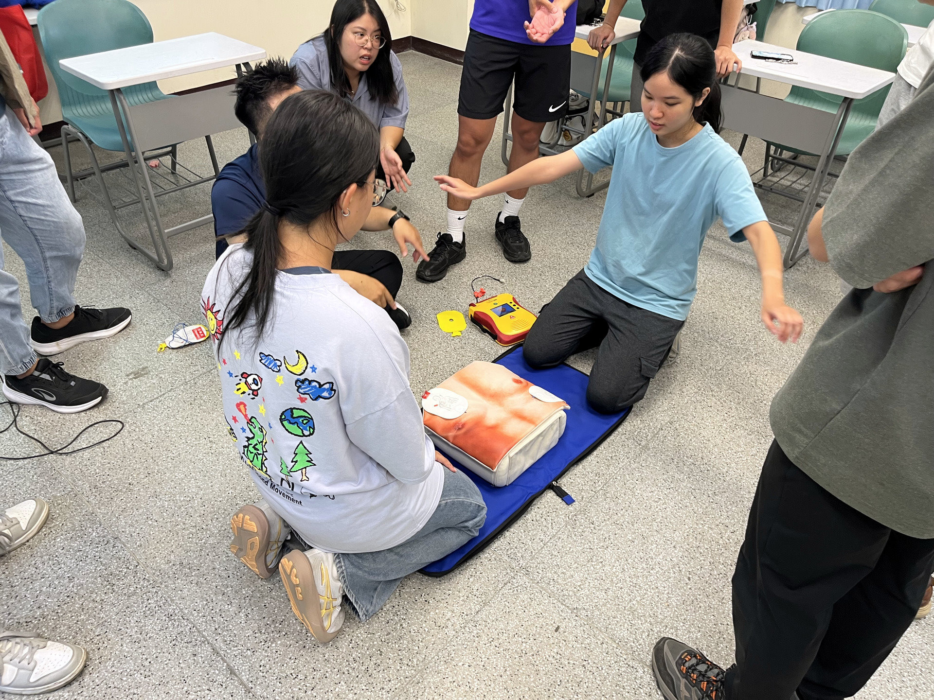 參與同學進行考試