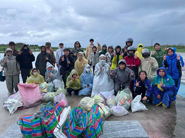 風雨中守護海岸：東華大學社會學系攜手黑潮基金會進行ICC國際淨灘調查