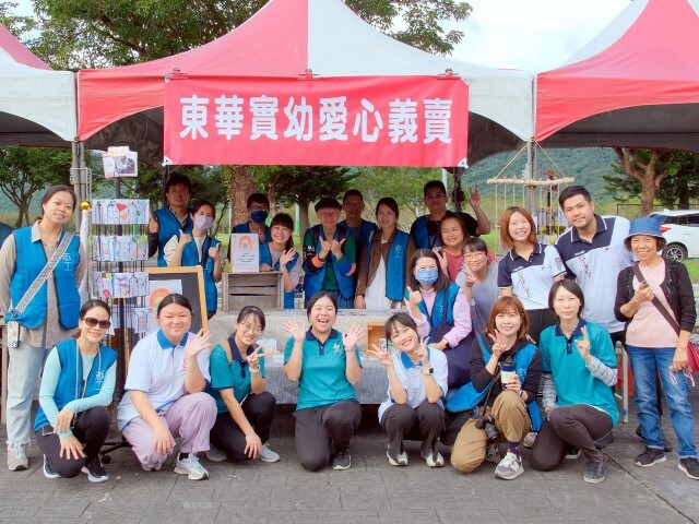 小小藝術家做公益，東華實幼明信片熱銷500張