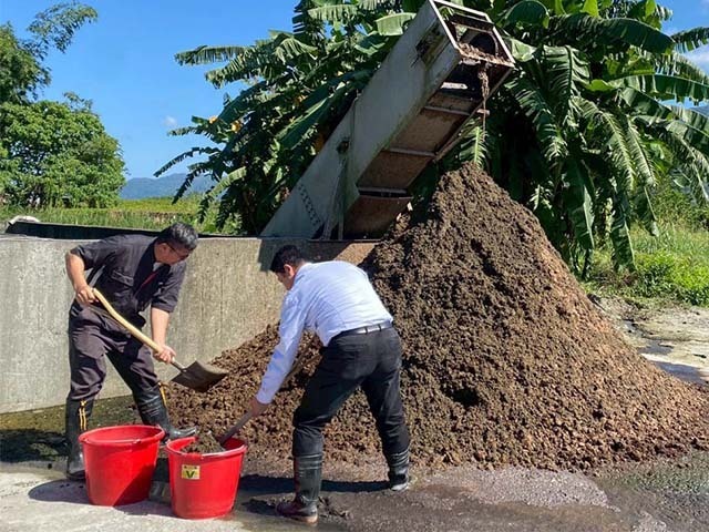 從災後淤泥與牛糞再到沃土!東華綠電合作社啟動「沙盒」實驗打造韌性化的循環農業