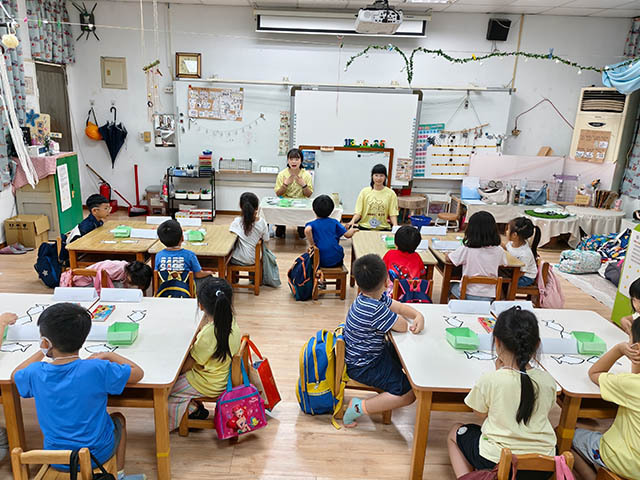 東華幼教系攜手玉里中城國小附幼舉辦「水世界大冒險」假日幼兒營隊陪伴幼兒探索海洋世界