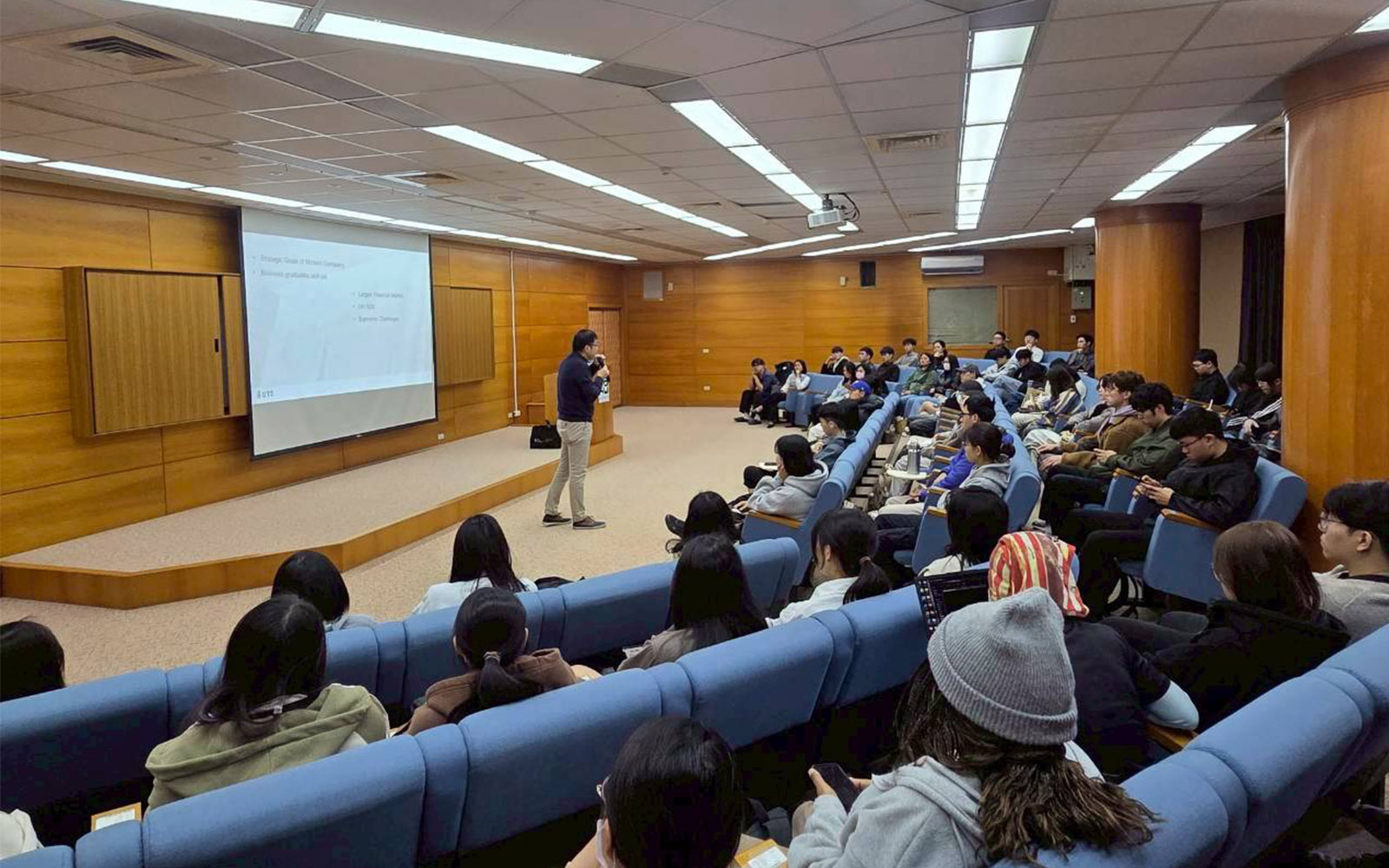 東華大學舉辦UTS說明會　分享產業趨勢並推廣2+2雙聯學位