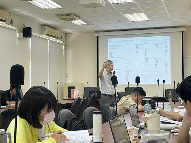 東華大學財金系舉辦「國家講座」演講 陳聖賢教授發表財金前瞻研究