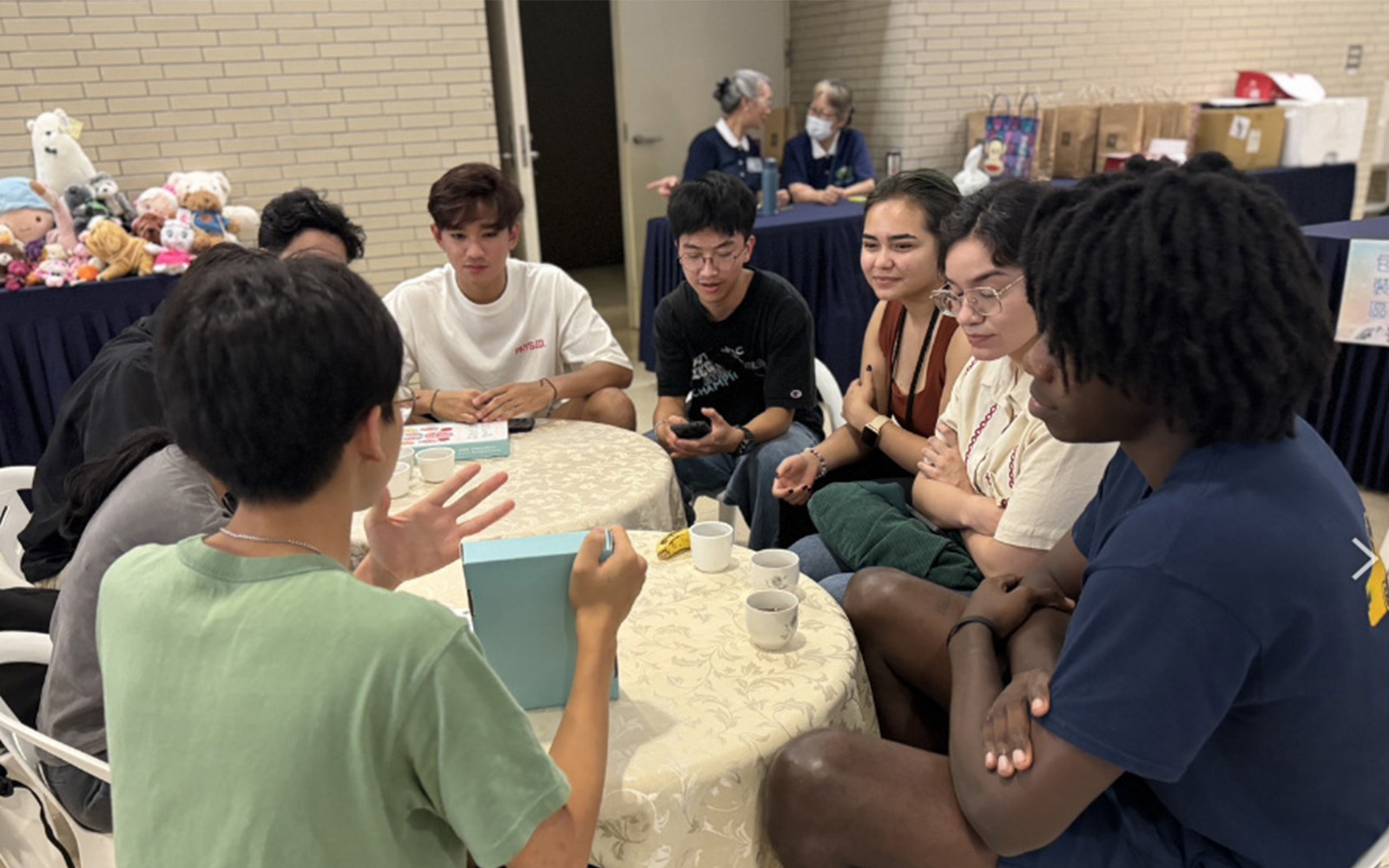 東華大學攜手慈濟辦理造血幹細胞驗血建檔活動　以電影、桌遊與聊天打造溫暖生命教育
