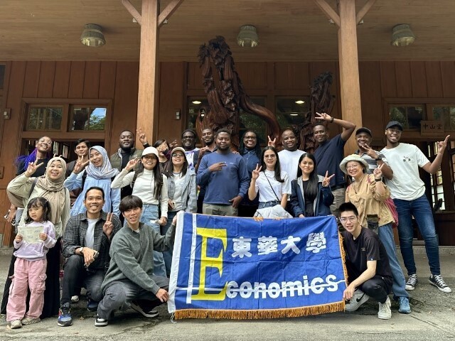 東華大學經濟學系舉辦「永續城鄉-深化在地連結系列課程」,走訪花蓮四大在地文化景點