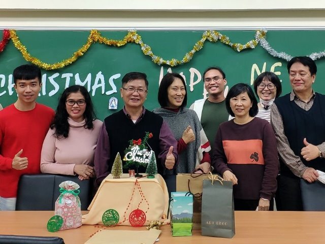 The Ph.D. Program in Asia－Pacific Regional Studies, College of Human and Social Sciences, National Dong Hwa University held a warm Christmas Party