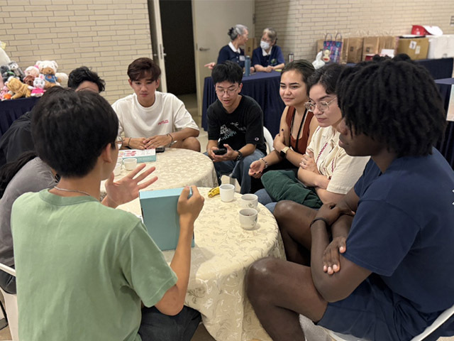 東華大學攜手慈濟辦理造血幹細胞驗血建檔活動　以電影、桌遊與聊天打造溫暖生命教育