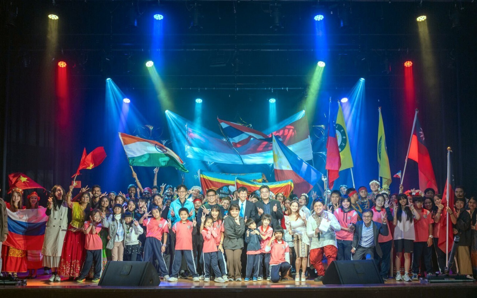 We Are The World：2025國際文化之夜，世界在東華相遇