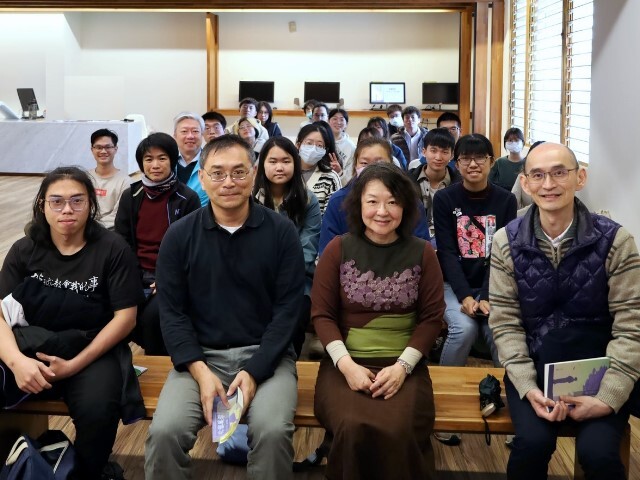 東華大學人社院舉辦《奔騰無悔：妙子の人生行路》教師新書分享座談會