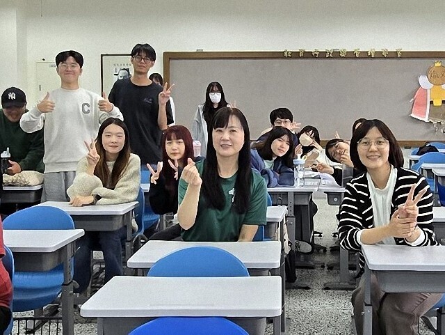 東華教行系辦理「生涯規劃與職業教育訓練」系列講座，引導學生自我探索，奠定未來教育專業基石